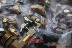 玖信JXP5080JGK高空作業(yè)車用的康明斯ISBE185 30發(fā)動(dòng)機(jī)的配件及大修