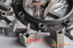 北地ND3313BEZ自卸汽車用的濰柴WP10.300N發(fā)動機的配件及大修