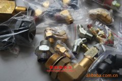 強華QHJ3251自卸車用的康明斯C260 20發(fā)動機的保養(yǎng)及配件